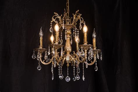 different types of chandeliers.